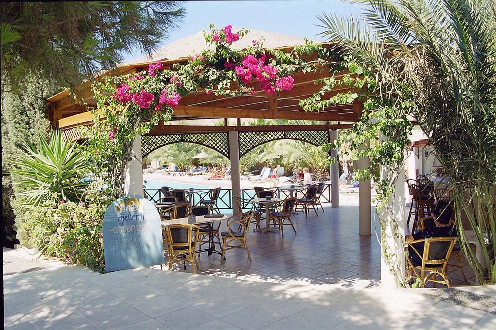 Meltemi Village Hotel Периса Ресторант снимка